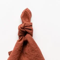 Linen napkin, Dark red