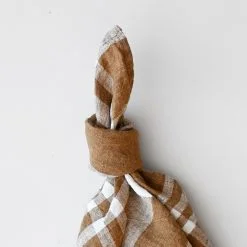 Alternative view of Linen napkin, Coffee checks