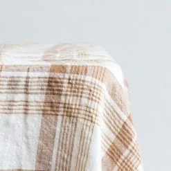 Alternative view of Linduk, Caramel Checks 140 x 250 cm