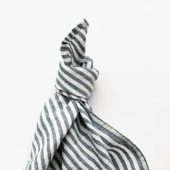 Linserviett Duck Blue-Hvit stripet, 45x45