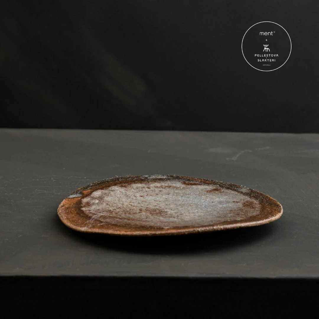ment® + Slakteriet BEN kuverttallerken, Brun-hvit