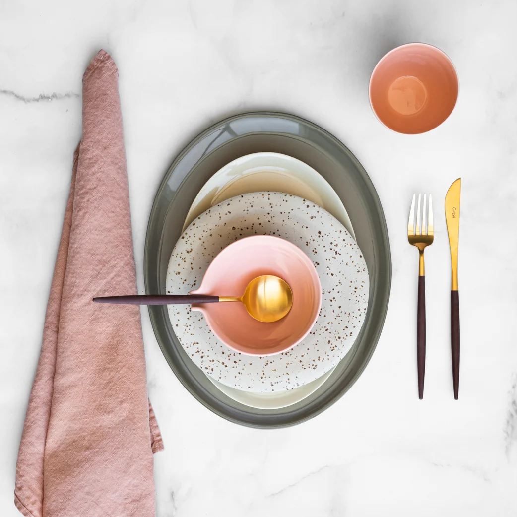 Dinnerware, Golden sophisticated