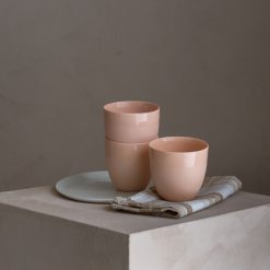 Alternative view of Kopp og serviett, korall